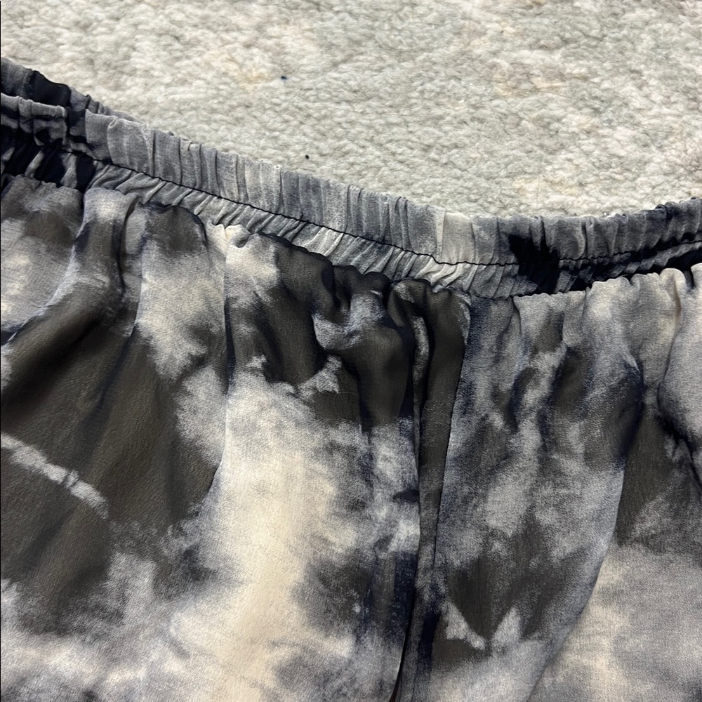 Vigoss Black and White Tie-Dye Ruffle Shorts - Picture 3 of 4
